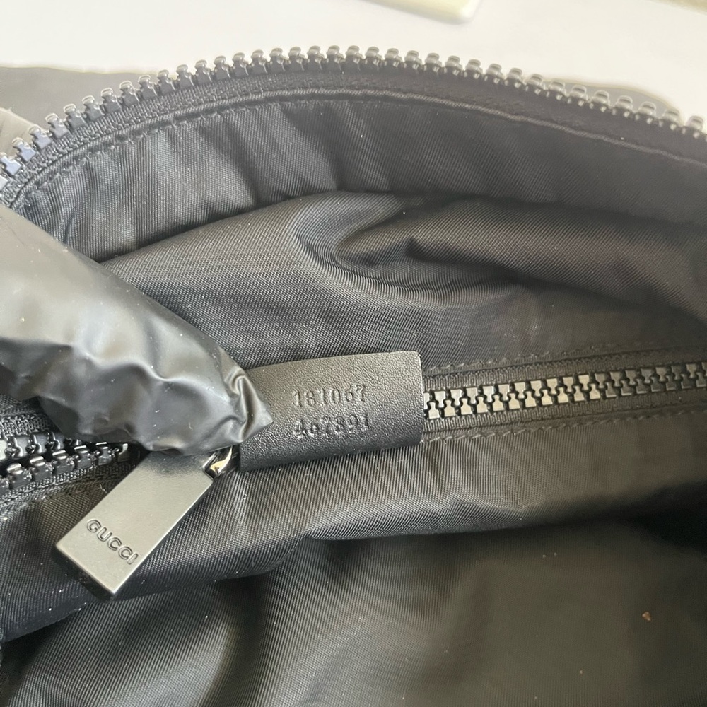 Gucci Black Messenger Bag with Red and Green Stripe - Picture 3 of 13